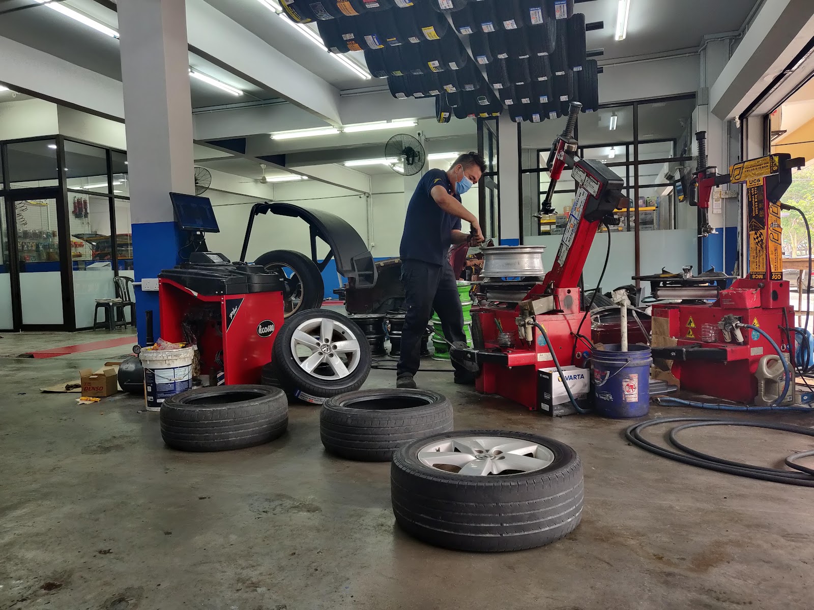 SAUJANA TYRE & AUTO SERVICE 5